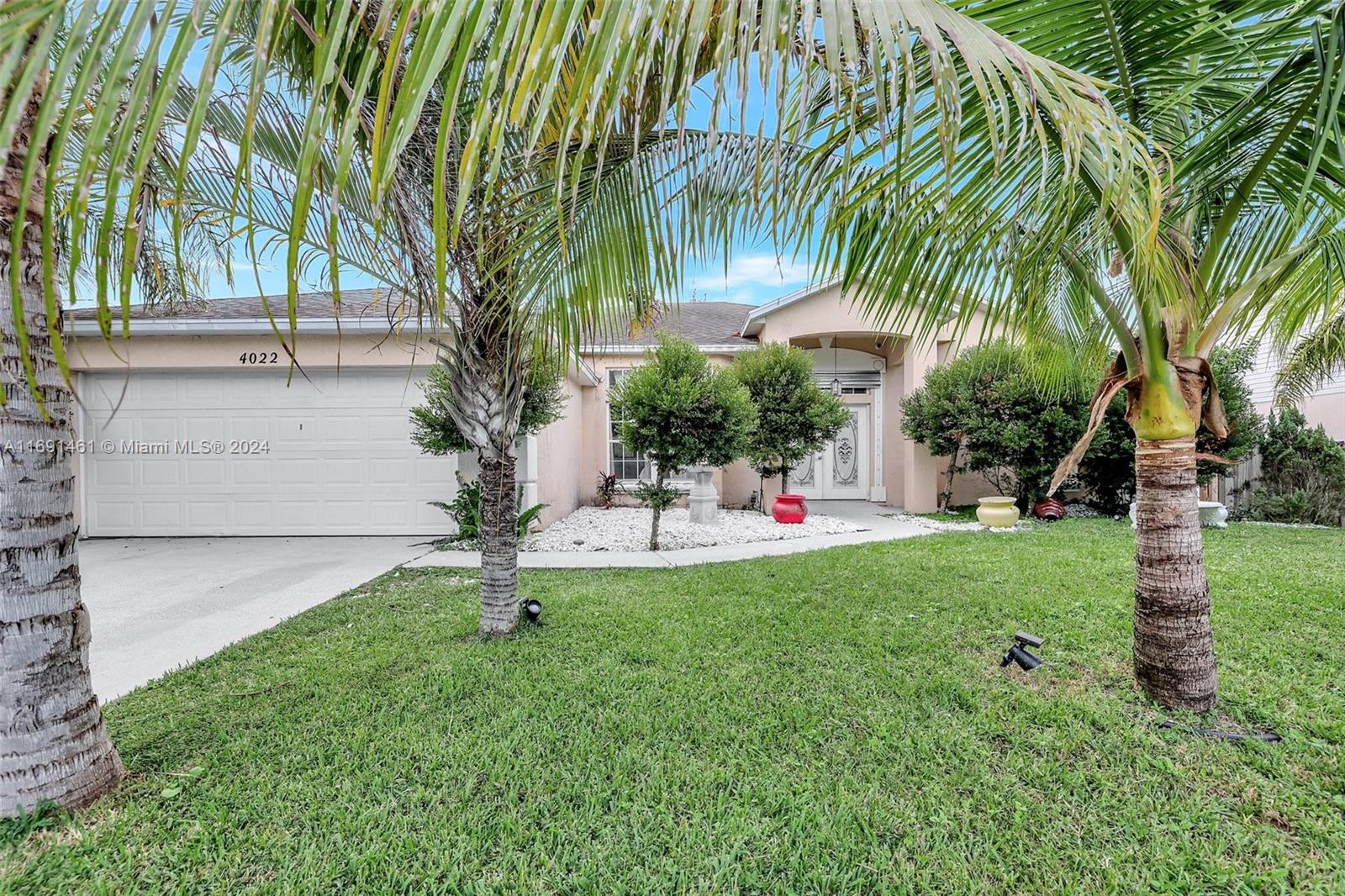 4022 SW Bamberg St, Port Saint Lucie, Florida image 1