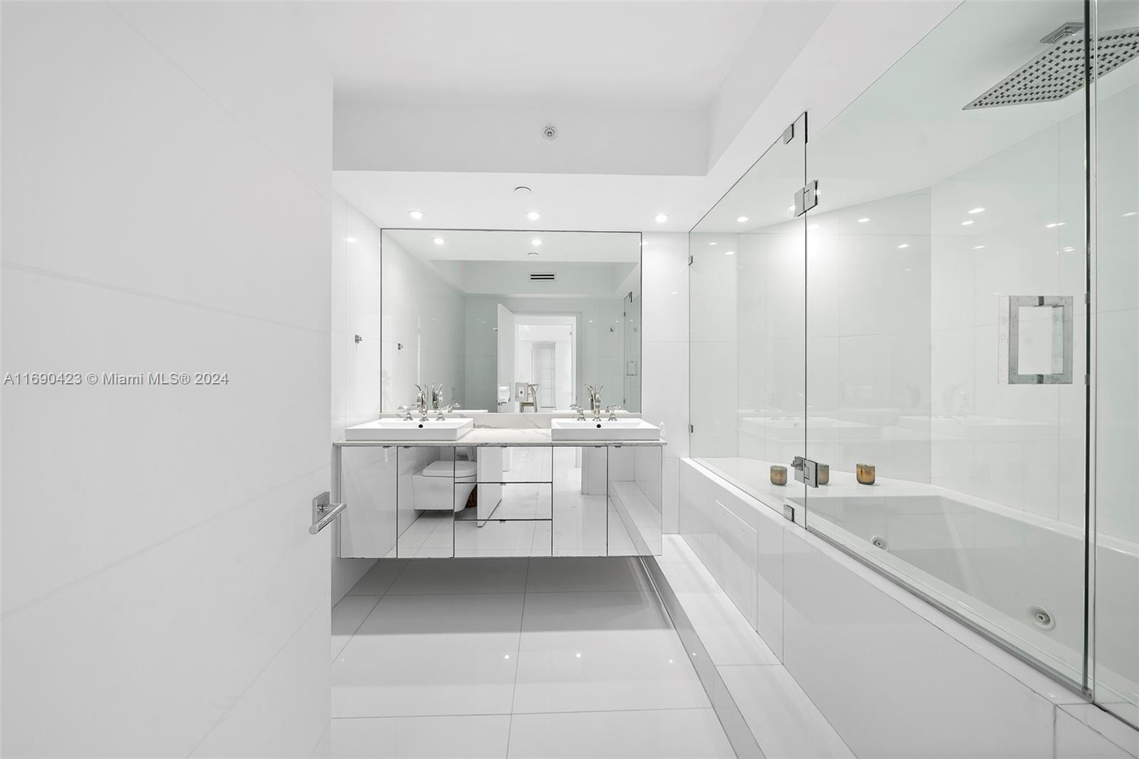 4779 Collins Ave #3608, Miami Beach FL 33140