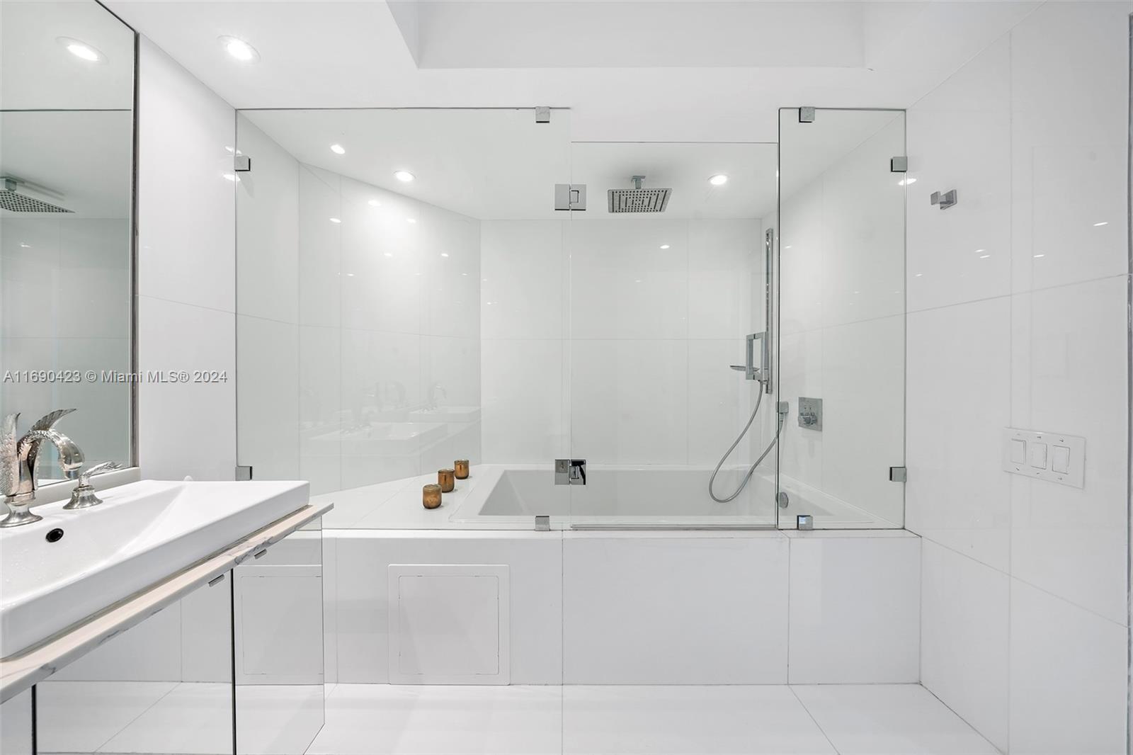 4779 Collins Ave #3608, Miami Beach FL 33140