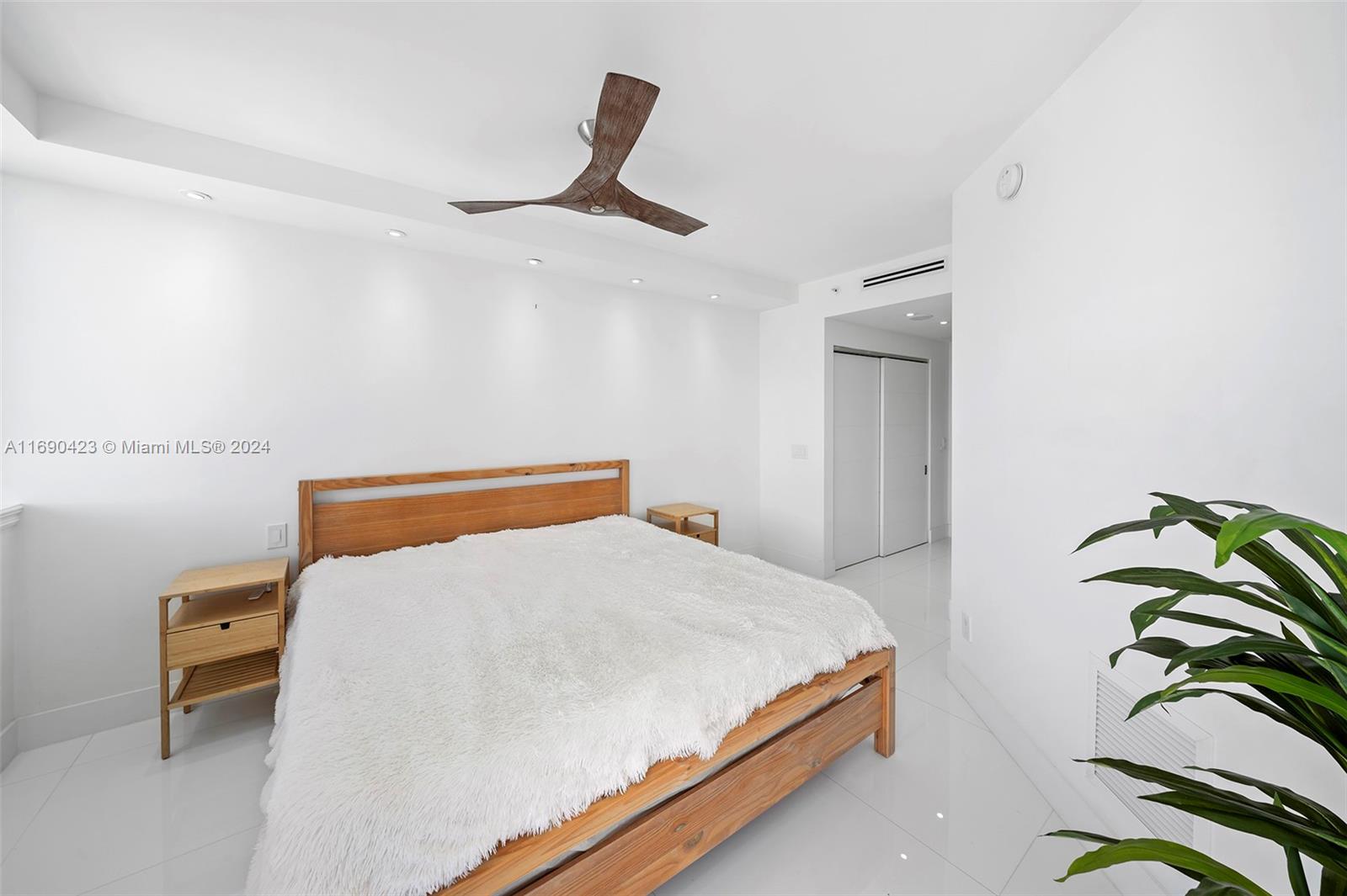 4779 Collins Ave #3608, Miami Beach FL 33140