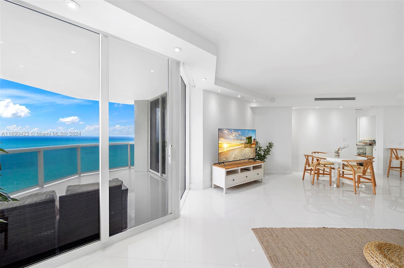 4779 Collins Ave #3608, Miami Beach FL 33140