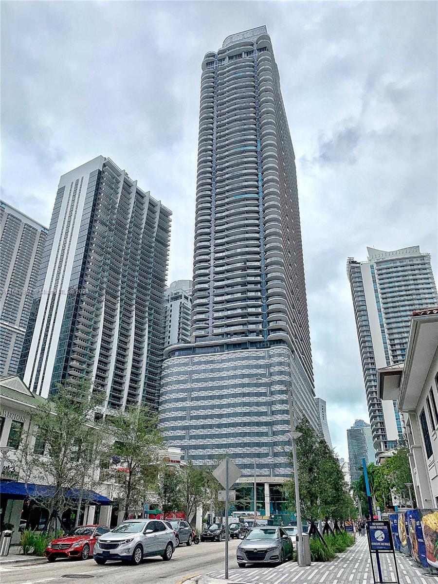 1000 Brickell Plz #3511, Miami FL 33131