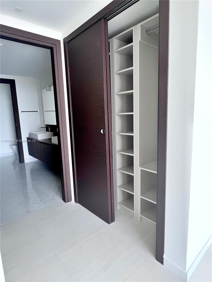 1000 Brickell Plz #3511, Miami FL 33131