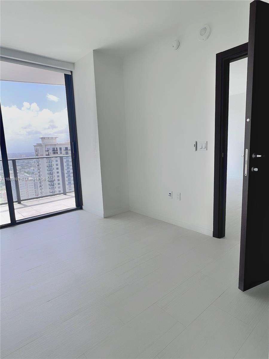 1000 Brickell Plz #3511, Miami FL 33131