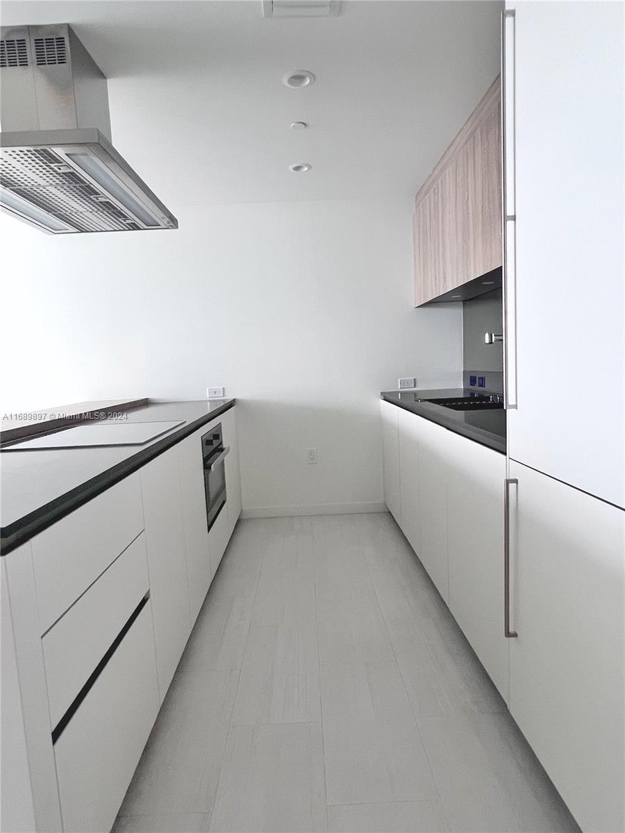 1000 Brickell Plz #3511, Miami FL 33131