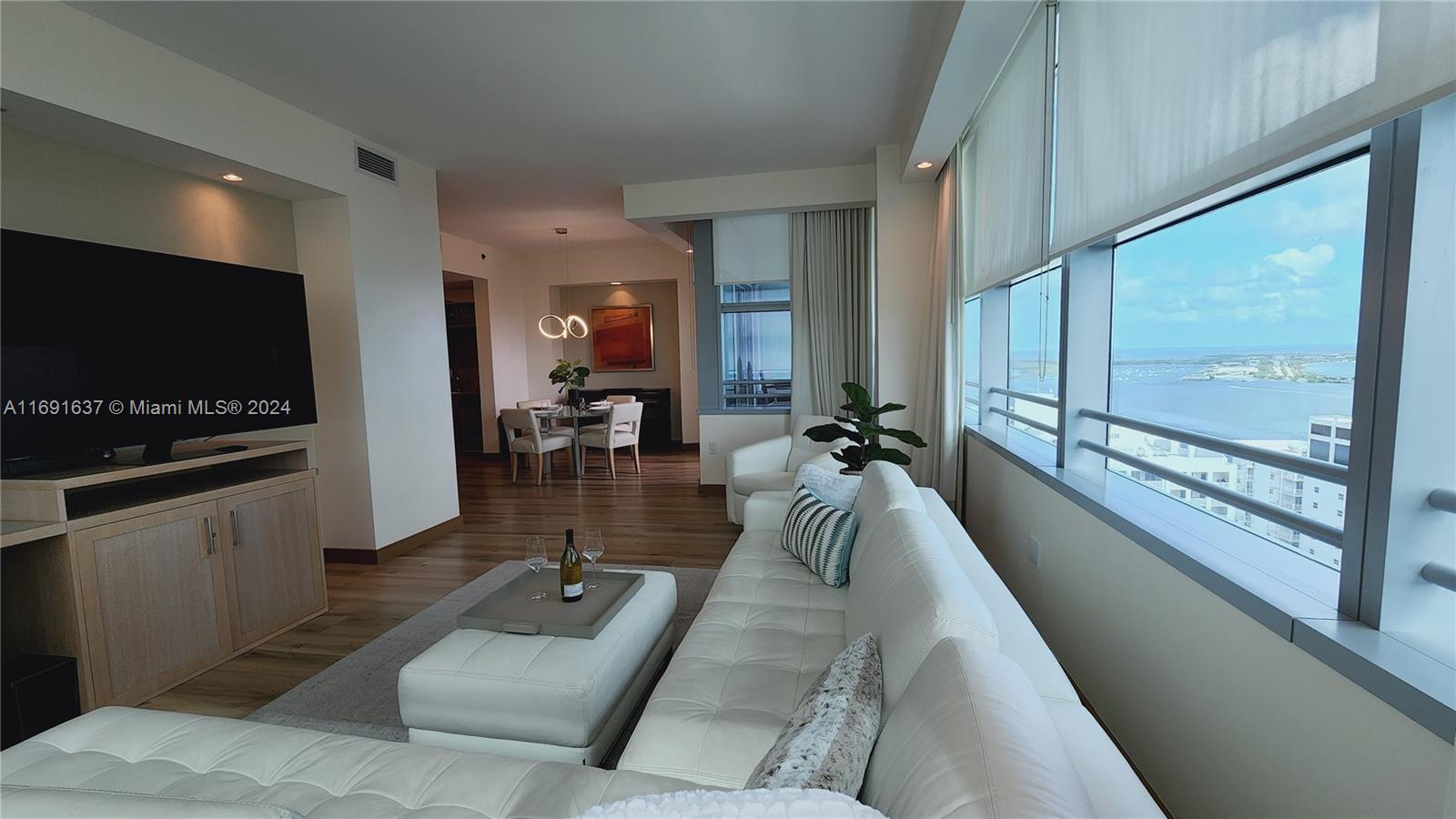 Listing Photo 11