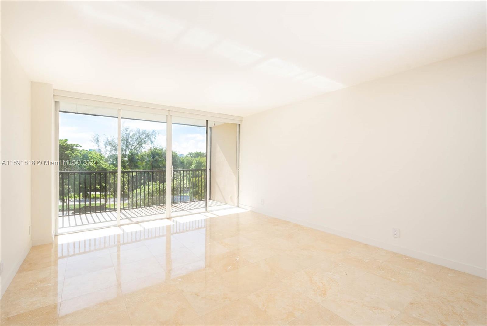 3301 N Country Club Dr #410, Aventura, Florida image 4