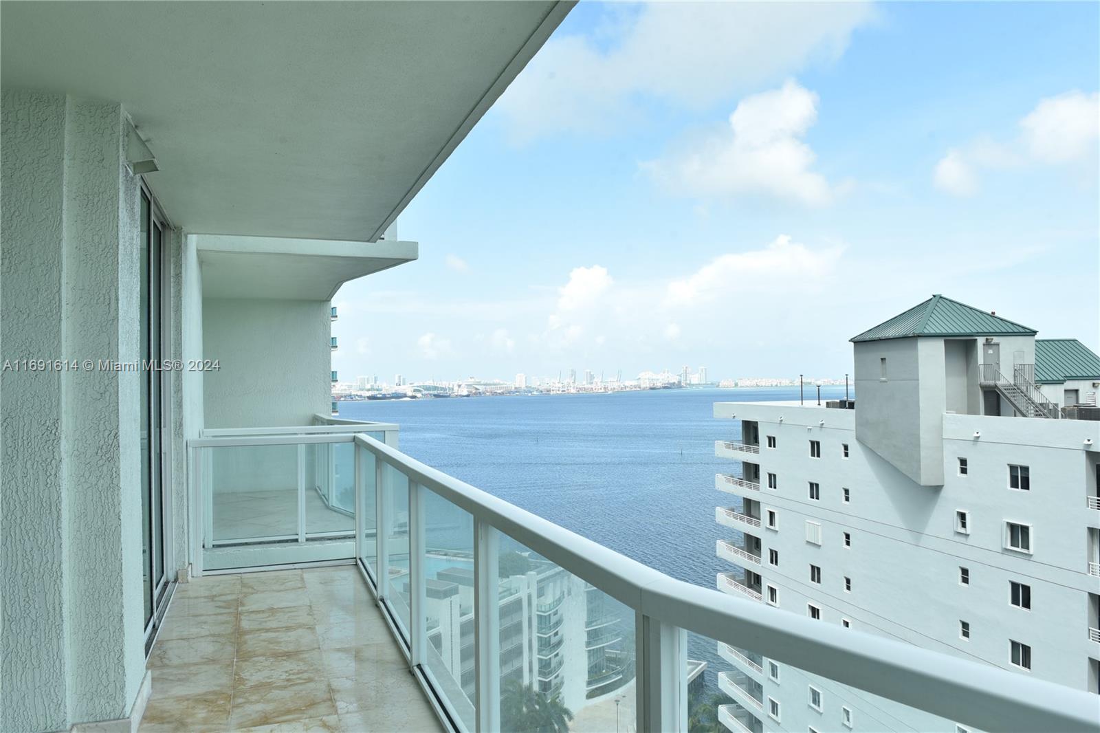 218 SE 14th St #1703, Miami FL 33131