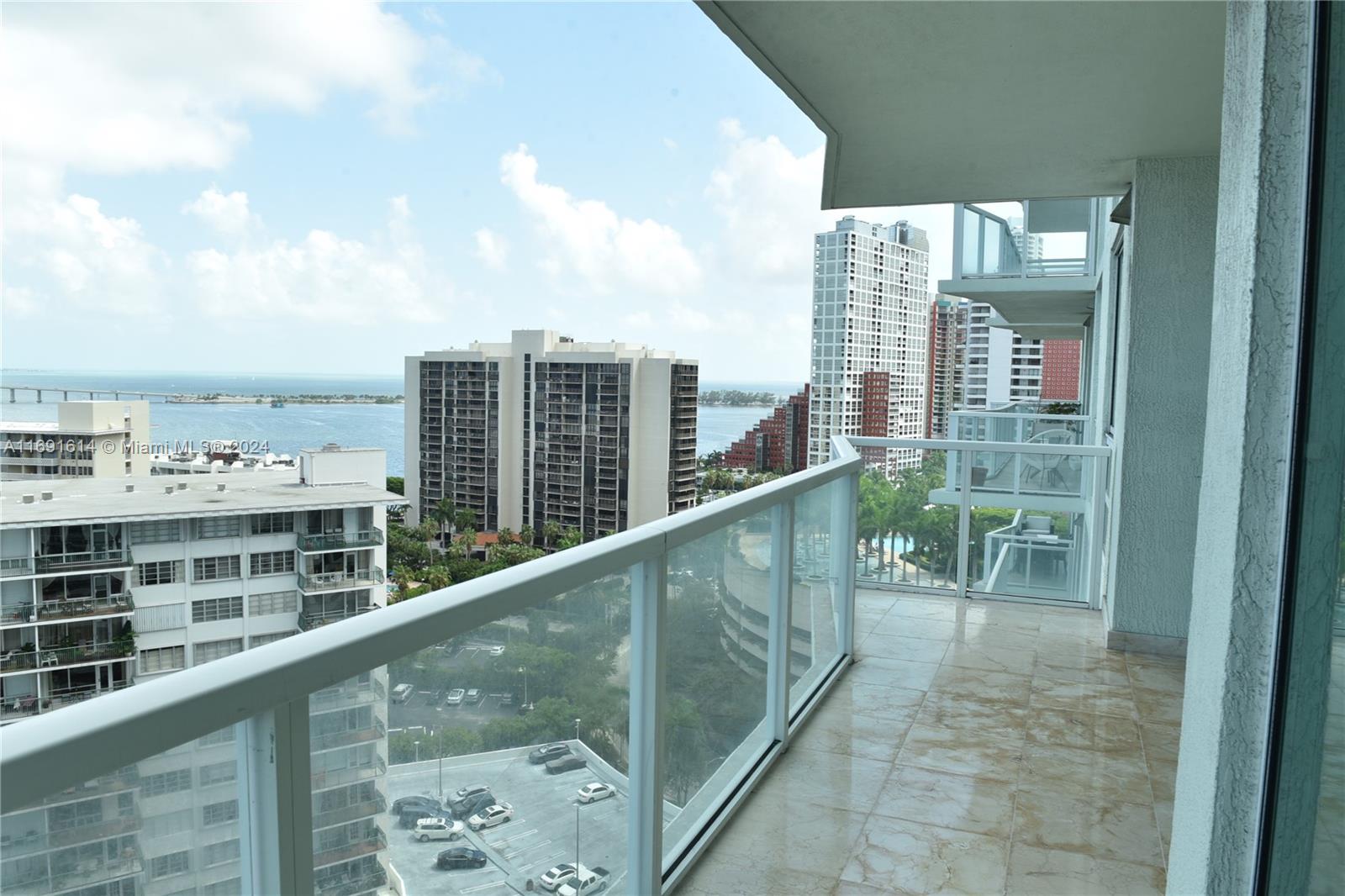 218 SE 14th St #1703, Miami FL 33131