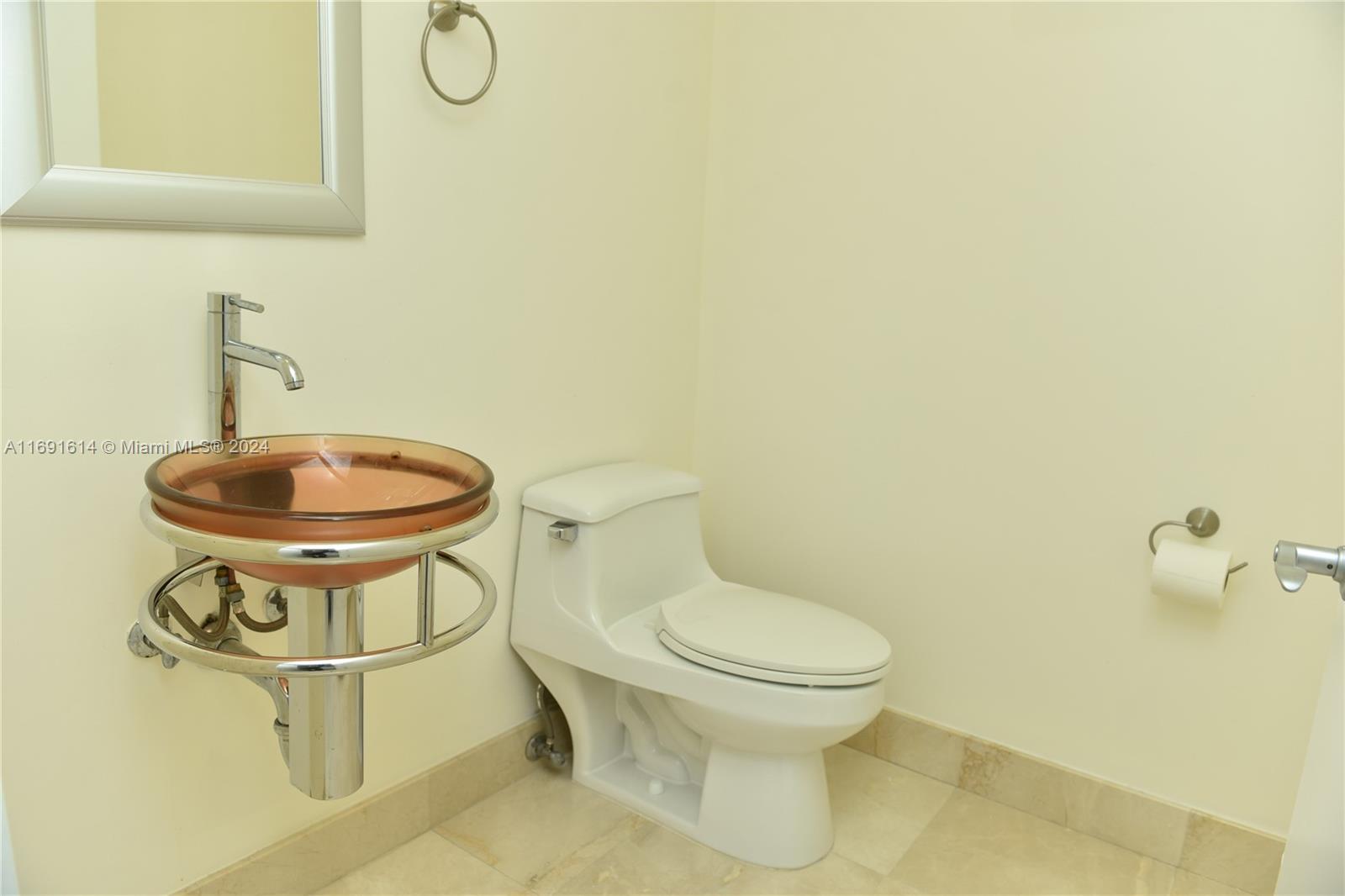218 SE 14th St #1703, Miami FL 33131