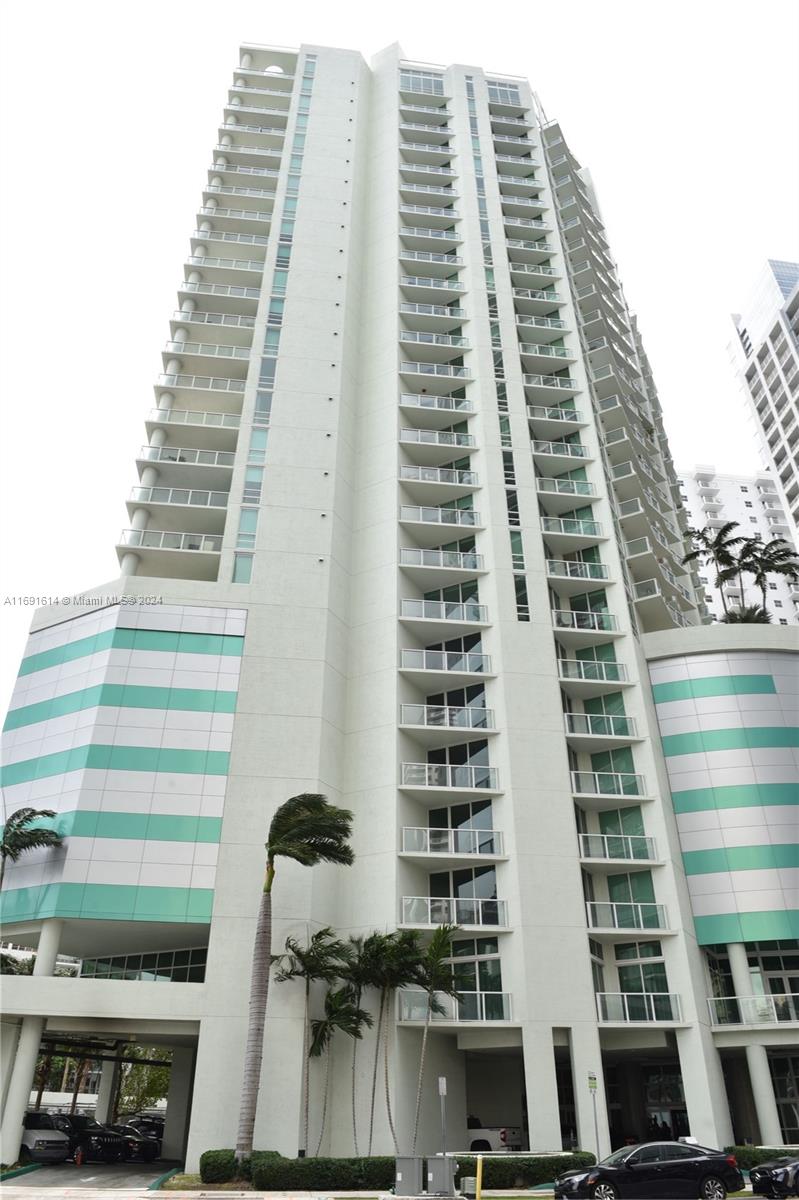 218 SE 14th St #1703, Miami FL 33131