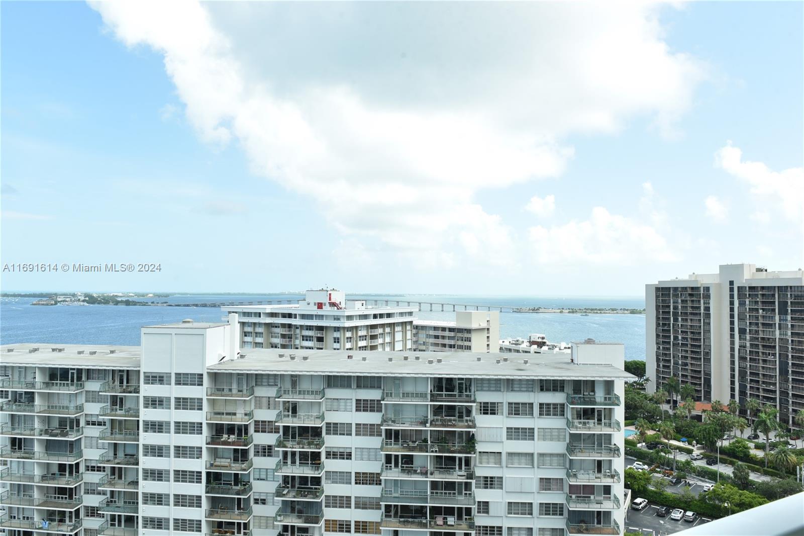 218 SE 14th St #1703, Miami FL 33131