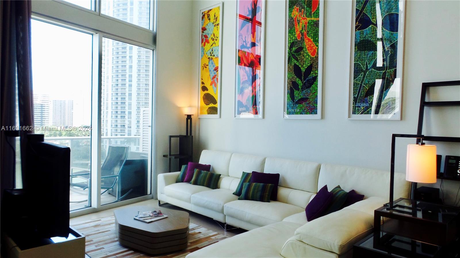 300 S Biscayne Blvd #Loft 818, Miami FL 33131