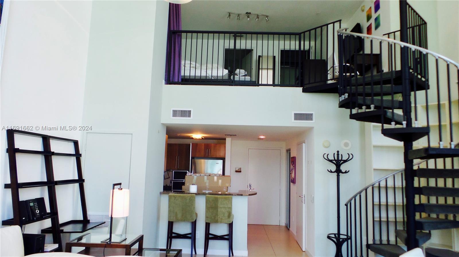 300 S Biscayne Blvd #Loft 818, Miami FL 33131