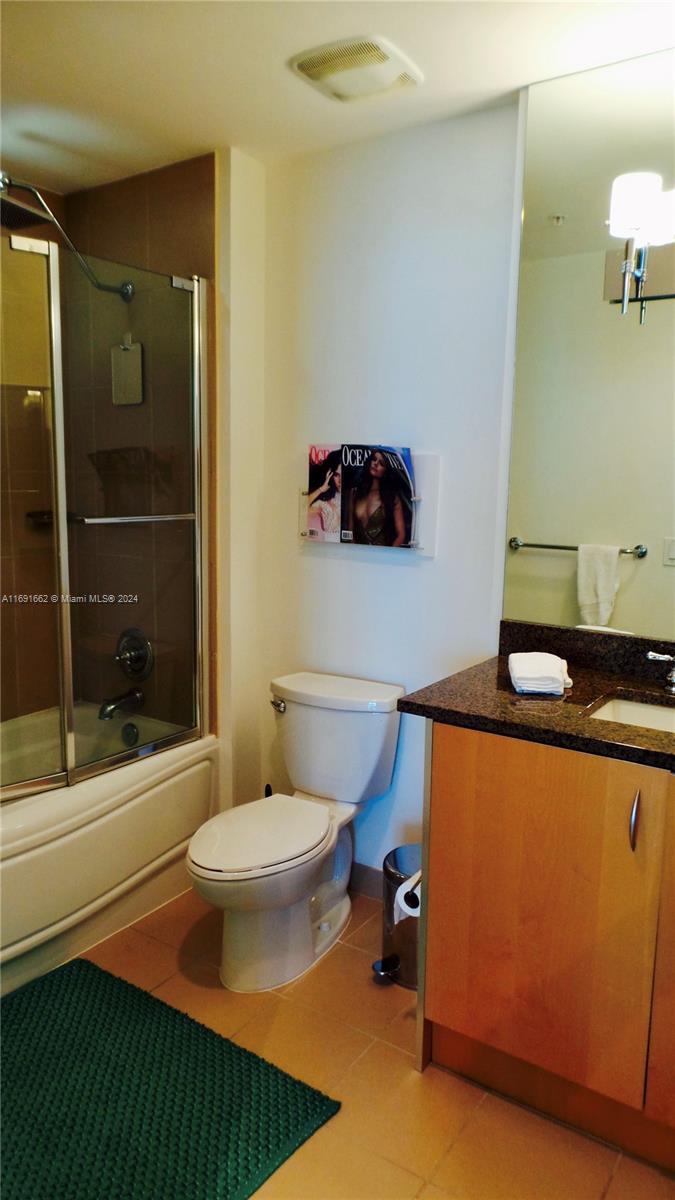 300 S Biscayne Blvd #Loft 818, Miami FL 33131