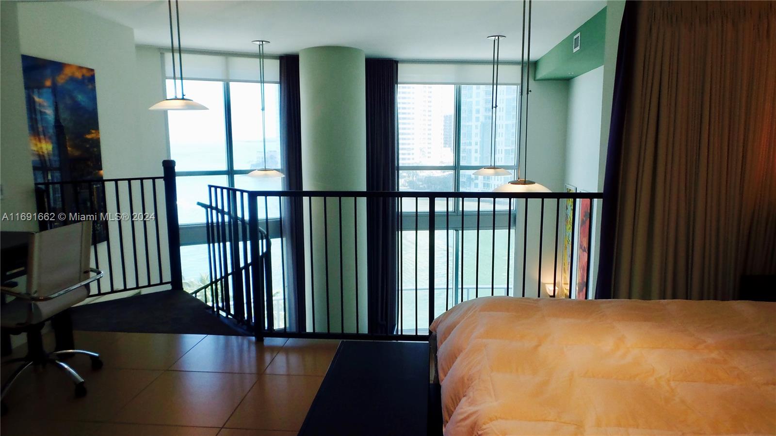 300 S Biscayne Blvd #Loft 818, Miami FL 33131