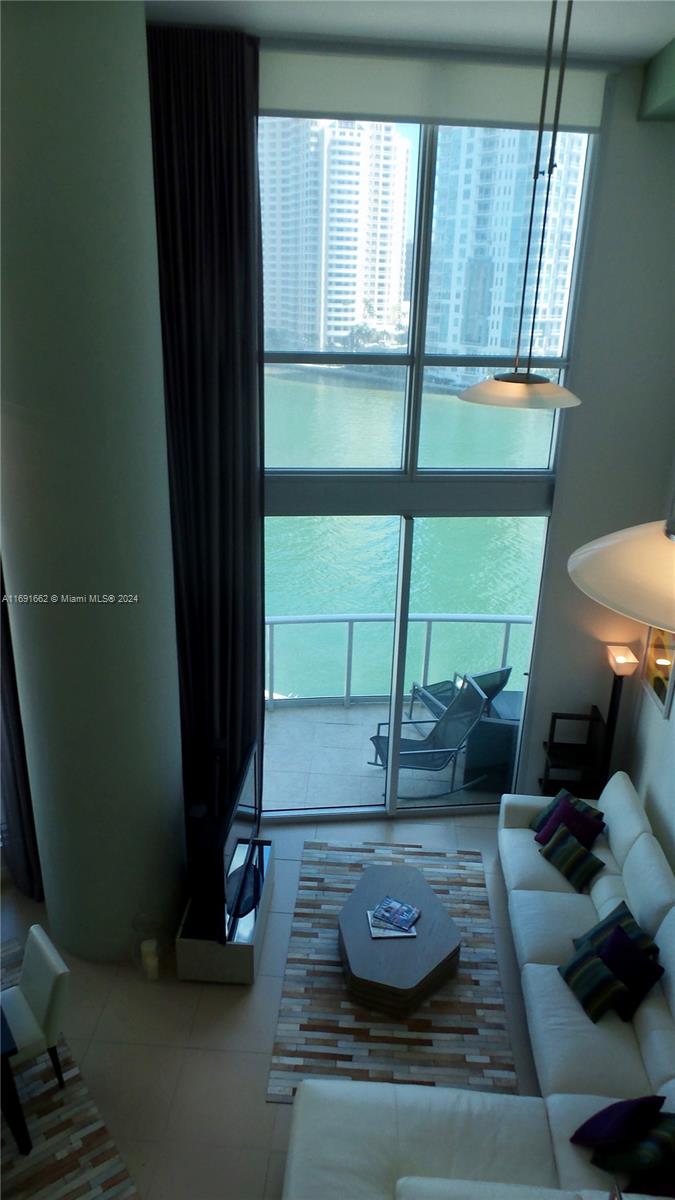 300 S Biscayne Blvd #Loft 818, Miami FL 33131