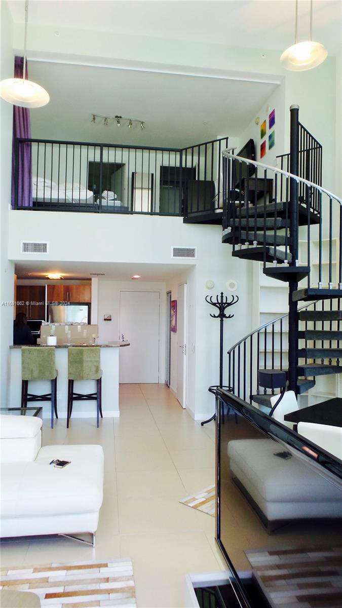 300 S Biscayne Blvd #Loft 818, Miami FL 33131