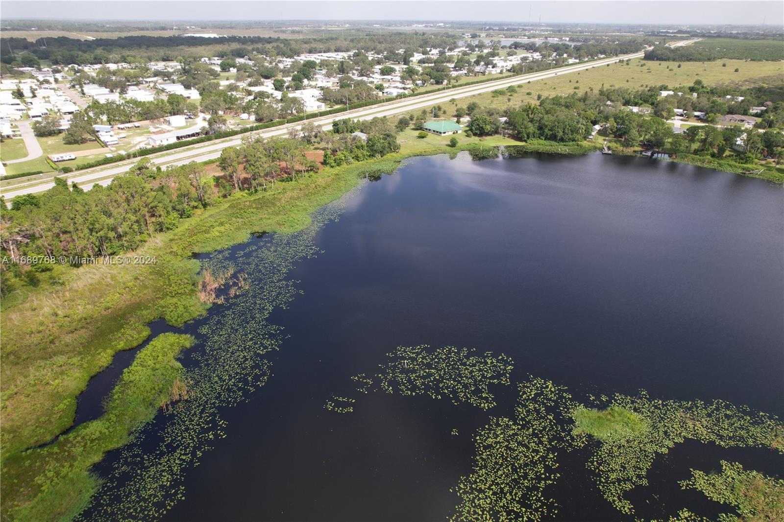 2916 Holiday Beach Dr, Avon Park, Florida image 3