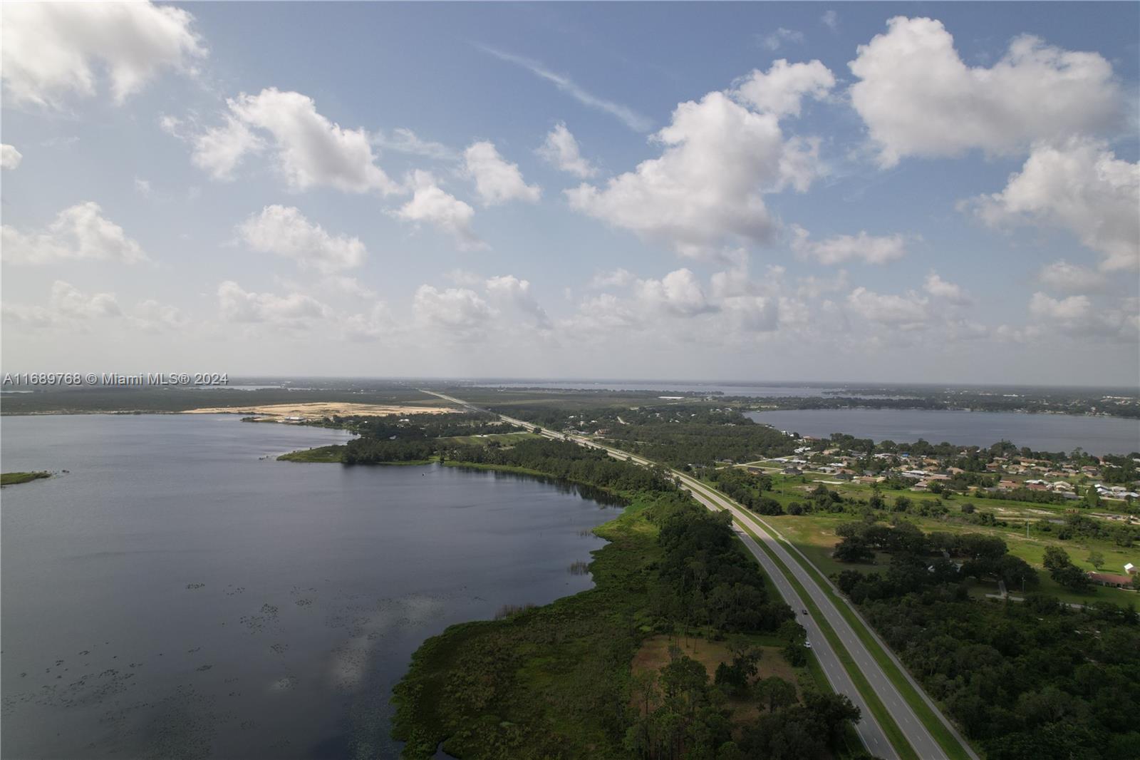 2916 Holiday Beach Dr, Avon Park, Florida image 8