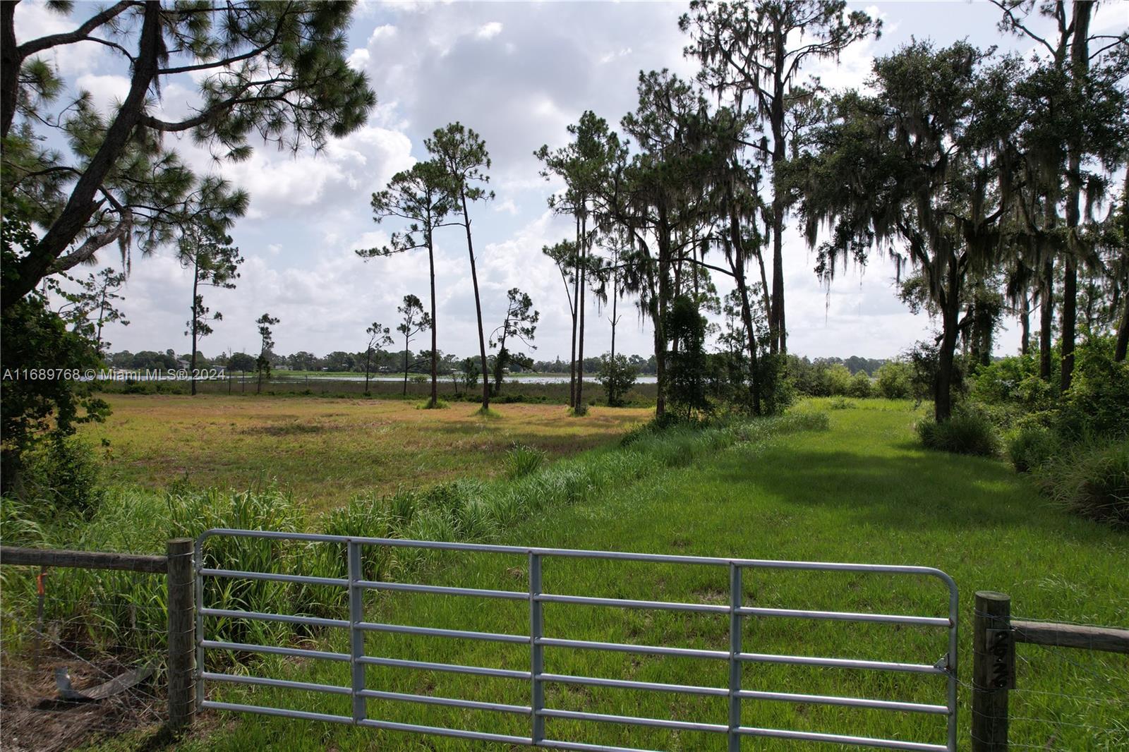 2916 Holiday Beach Dr, Avon Park, Florida image 9