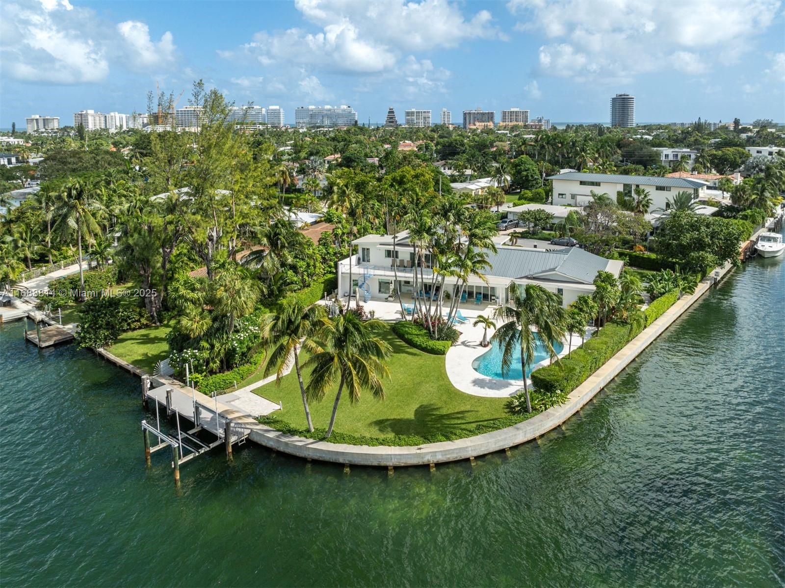 8900 Bay Drive, Surfside, Florida image 9