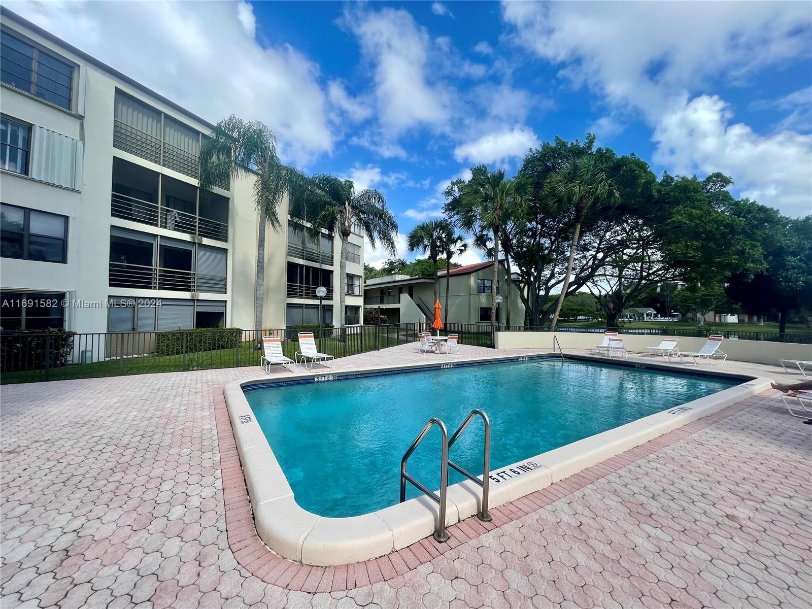 2312 S Cypress Bend Dr #410, Pompano Beach, Florida image 27