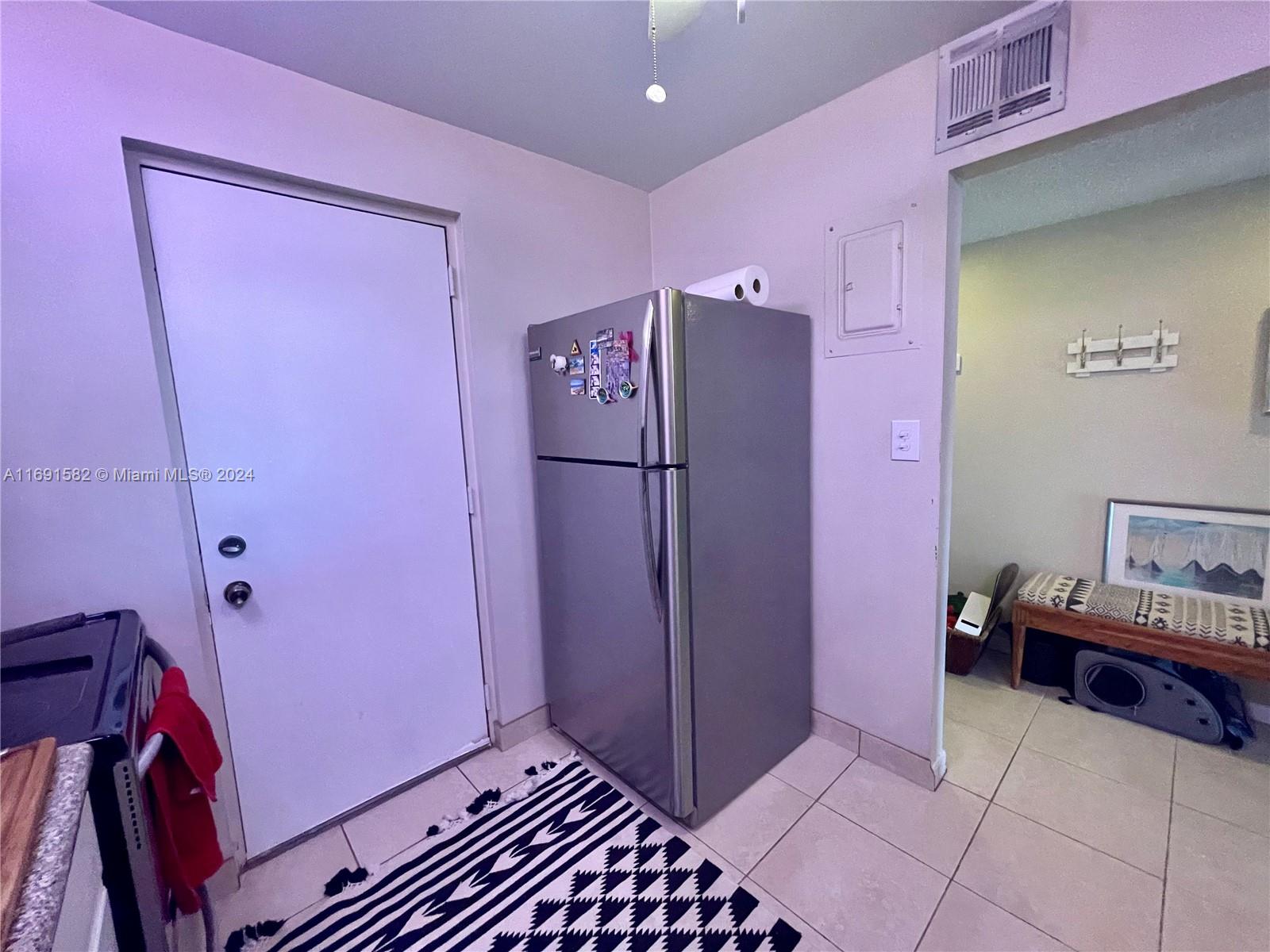 2312 S Cypress Bend Dr #410, Pompano Beach, Florida image 4