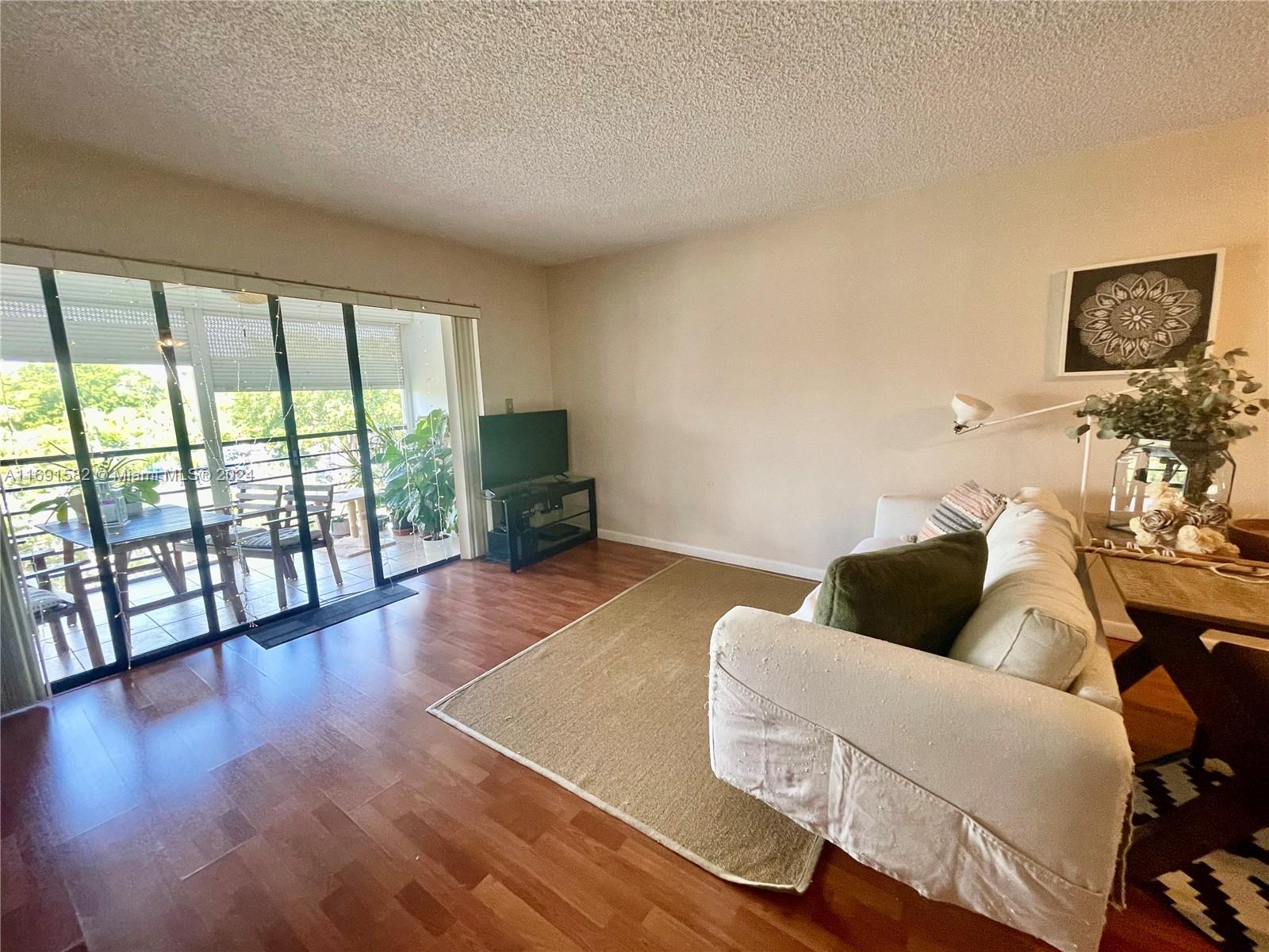 2312 S Cypress Bend Dr #410, Pompano Beach, Florida image 8