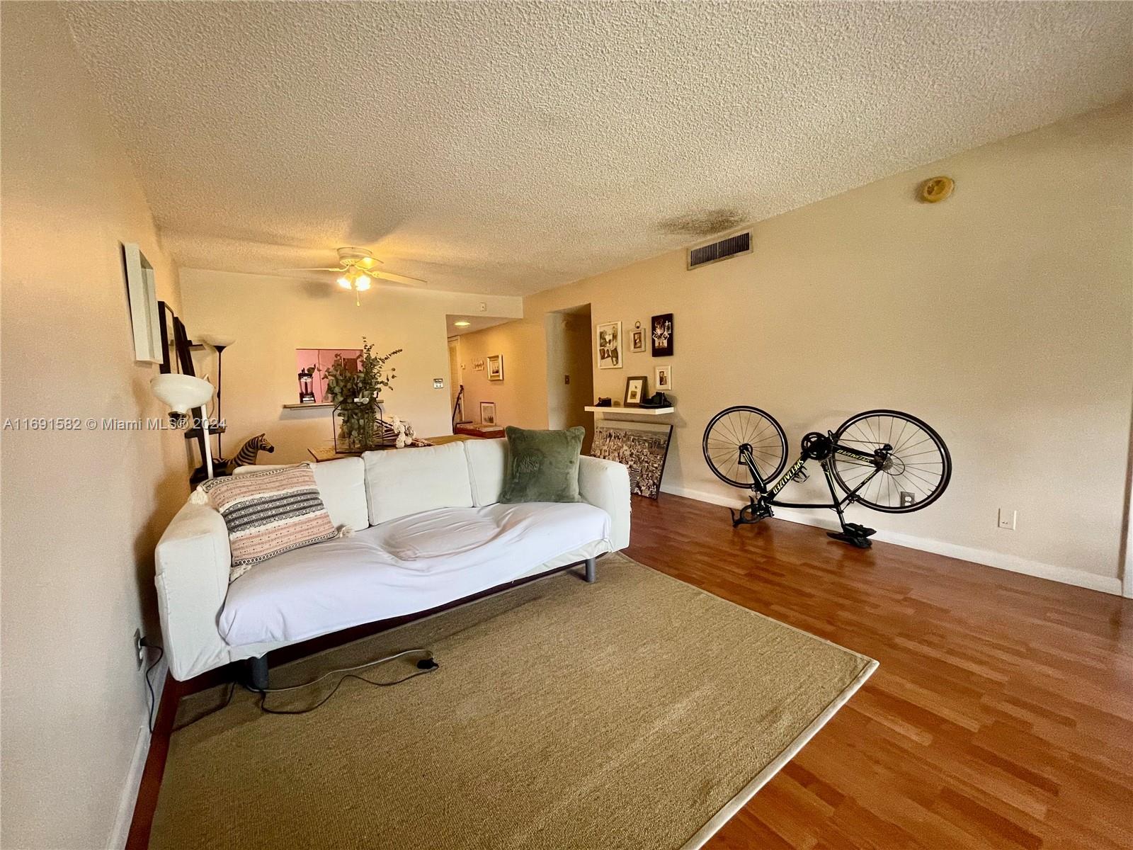 2312 S Cypress Bend Dr #410, Pompano Beach, Florida image 9