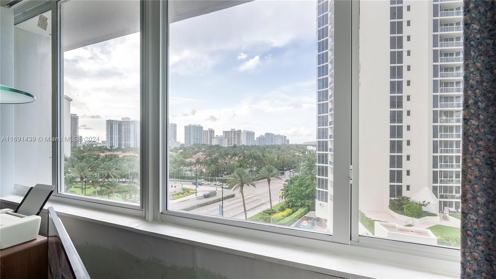 19201 Collins Ave #527, Sunny Isles Beach, Florida image 4