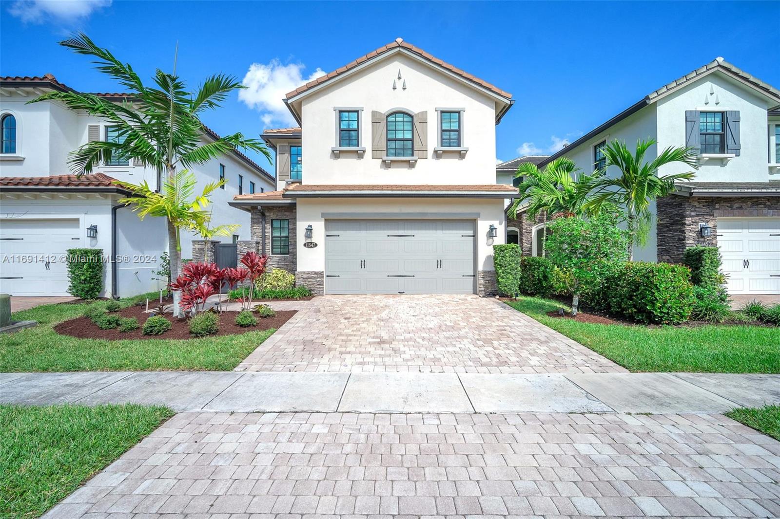 11847 SW 13th Ct, Pembroke Pines, Florida image 1