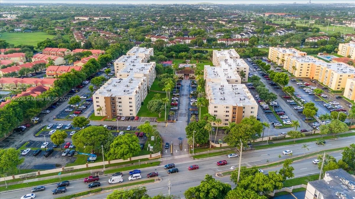 6940 Miami Gardens Dr #1-519, Hialeah, Florida image 27