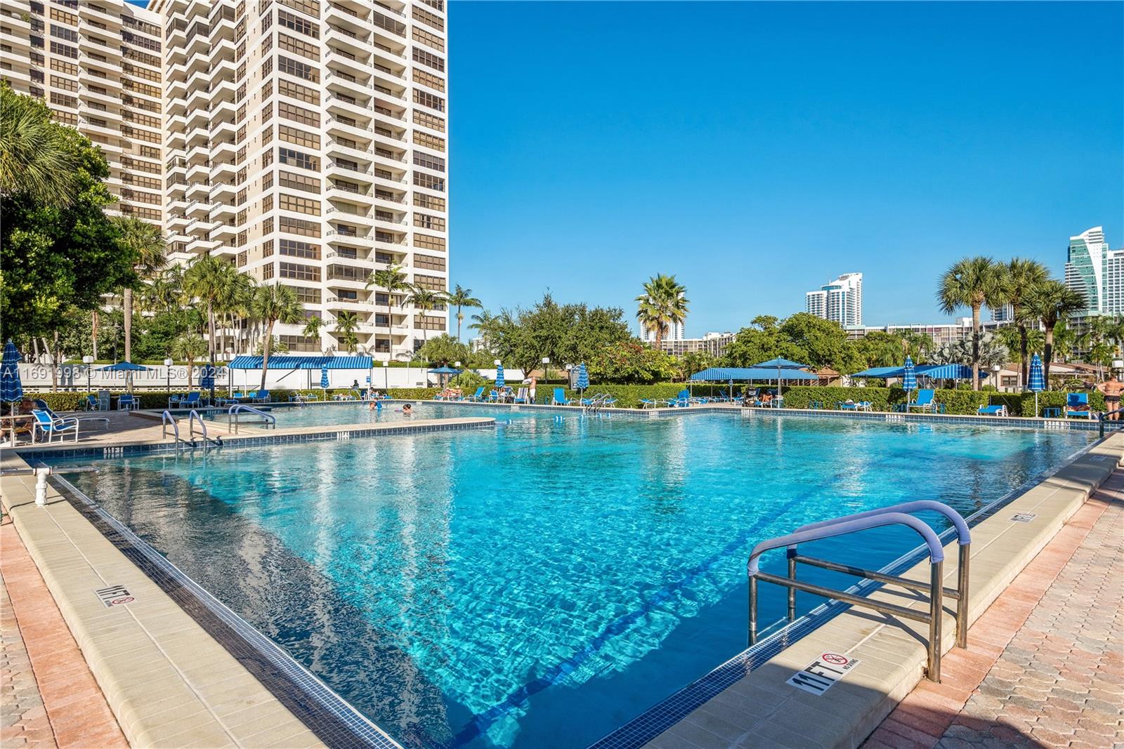 600 Three Islands Blvd #101, Hallandale Beach, Florida image 27