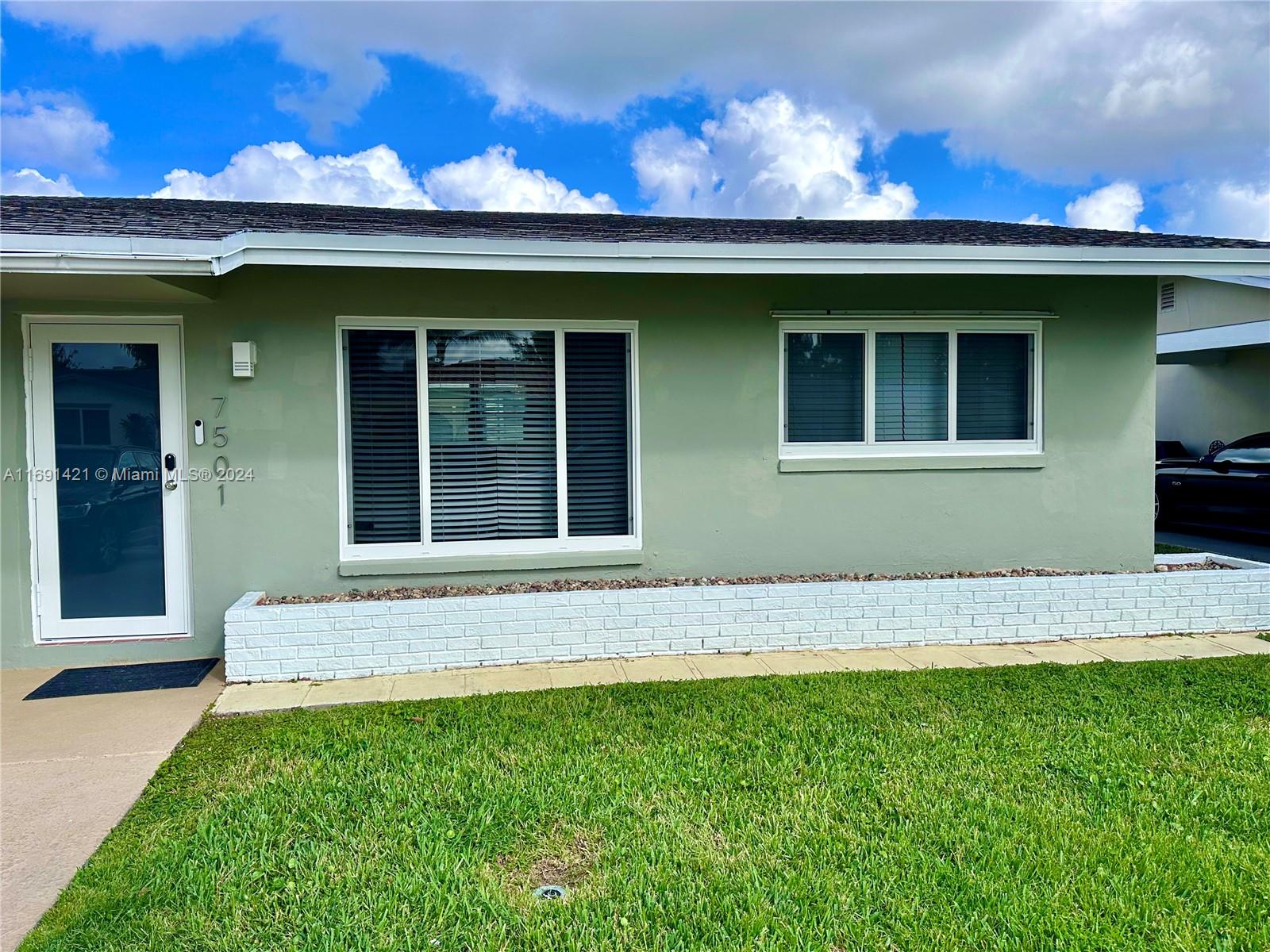 7501 NW 58th St, Tamarac, Florida image 2