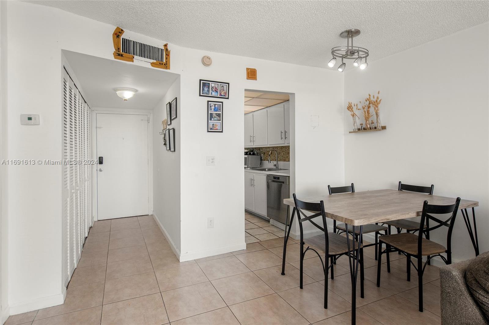 2350 NE 135th St #1006, North Miami, Florida image 7