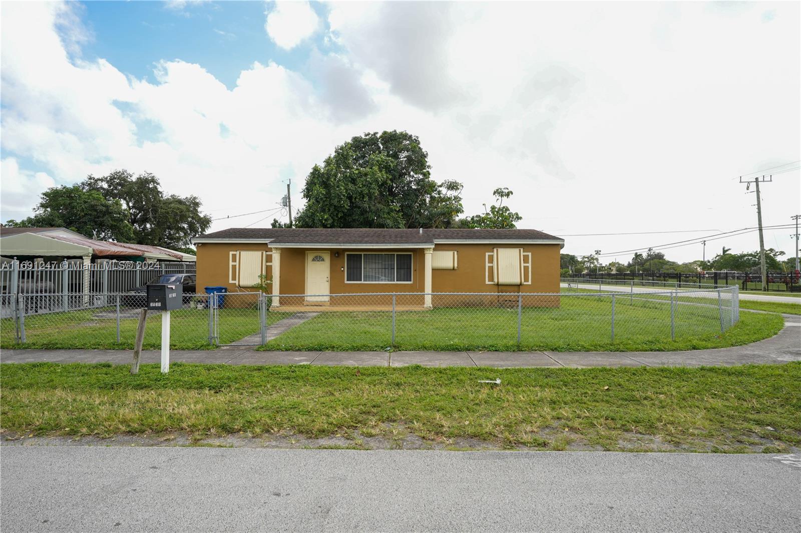 3130 NW 160th St, Miami Gardens, Florida image 2