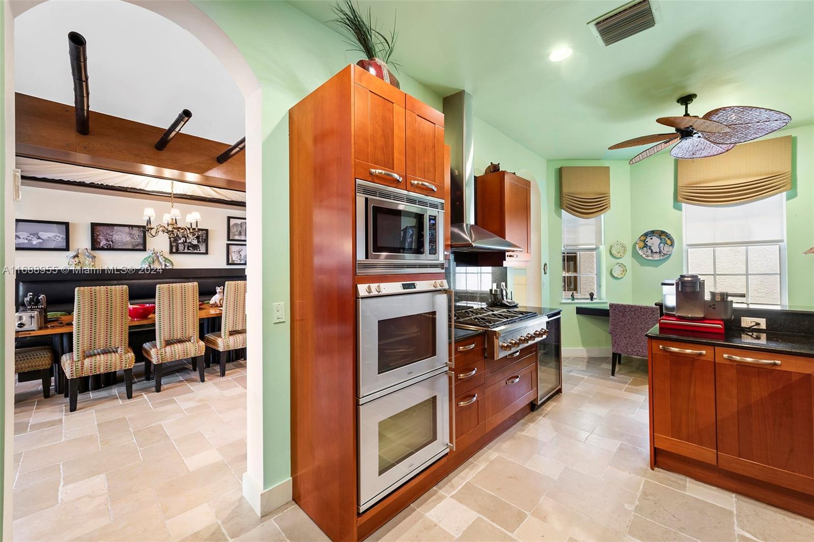 3760 NE 199th Ter, Aventura, Florida image 11