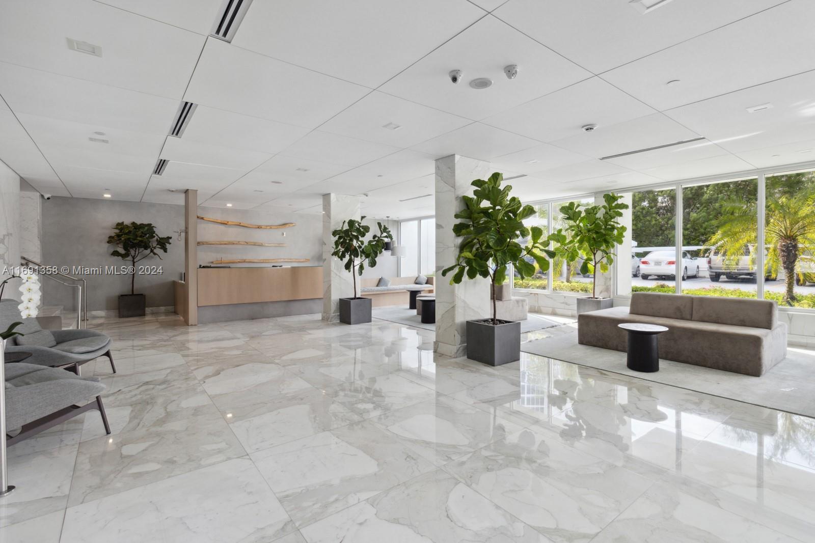 199 Ocean Lane Dr #811, Key Biscayne FL 33149