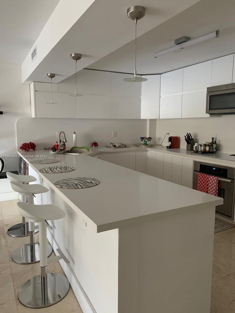 199 Ocean Lane Dr #811, Key Biscayne FL 33149