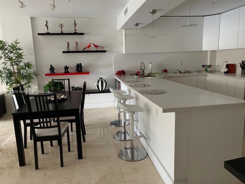 199 Ocean Lane Dr #811, Key Biscayne FL 33149