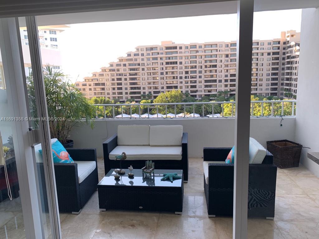199 Ocean Lane Dr #811, Key Biscayne FL 33149