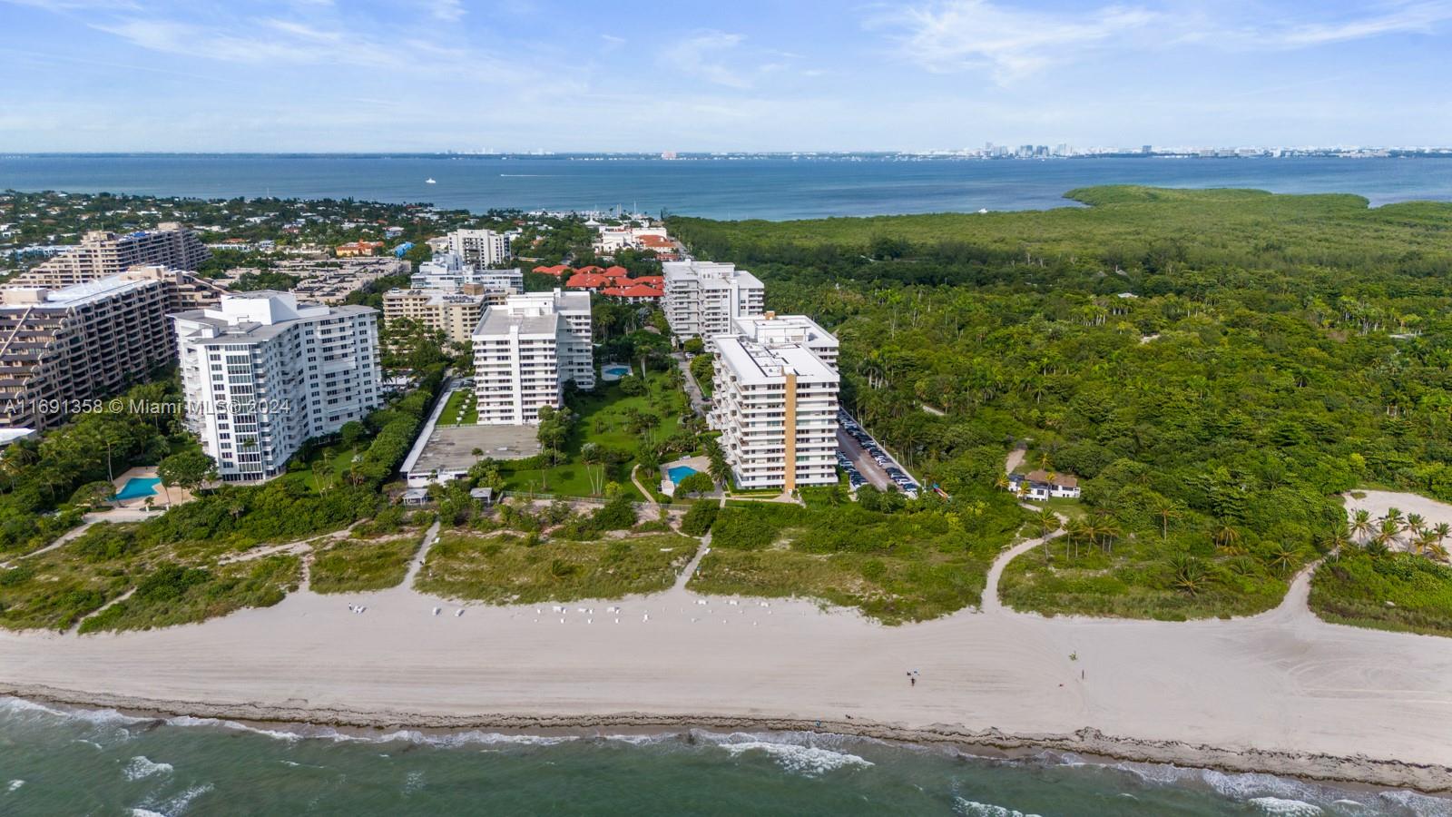 199 Ocean Lane Dr #811, Key Biscayne FL 33149