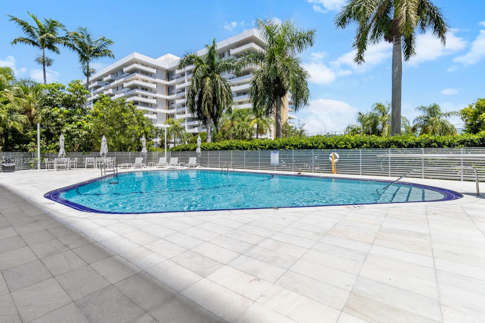 199 Ocean Lane Dr #811, Key Biscayne FL 33149