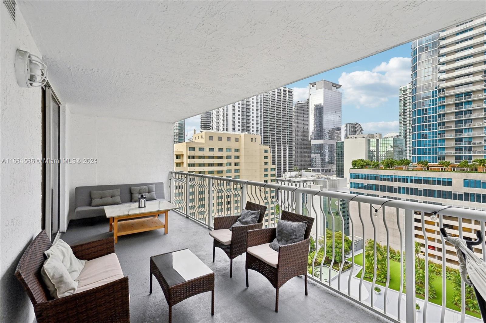 1200 Brickell Bay Dr #2318, Miami, Florida image 22