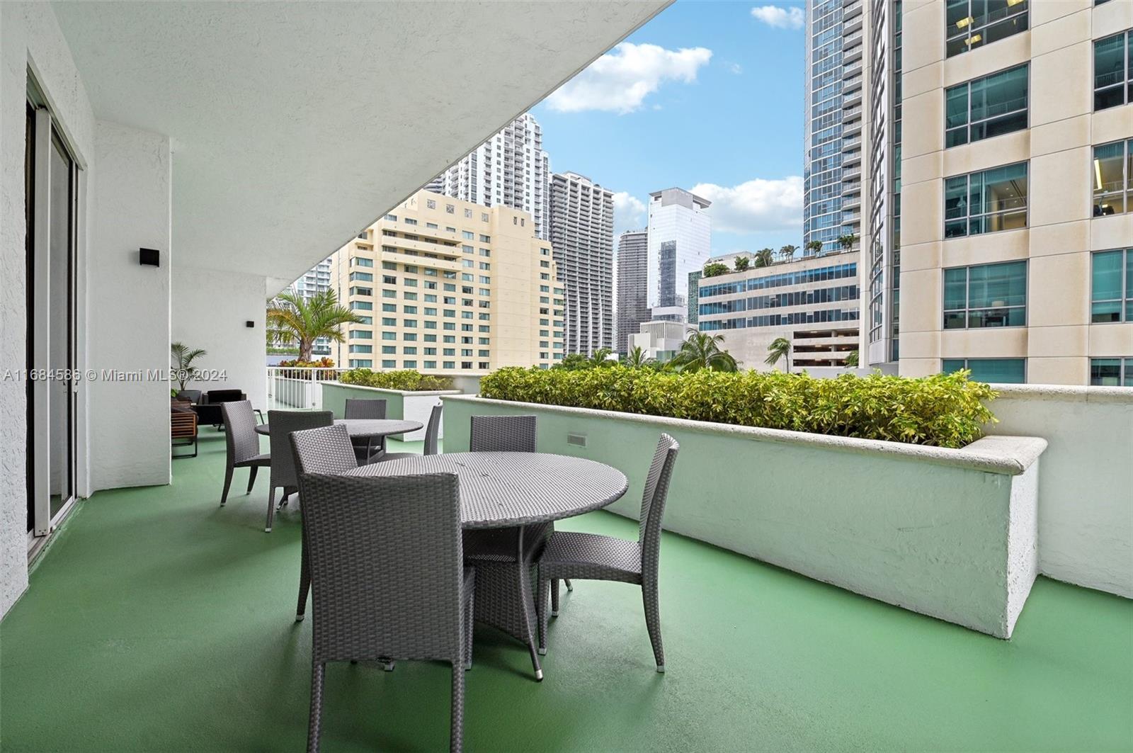 1200 Brickell Bay Dr #2318, Miami, Florida image 23