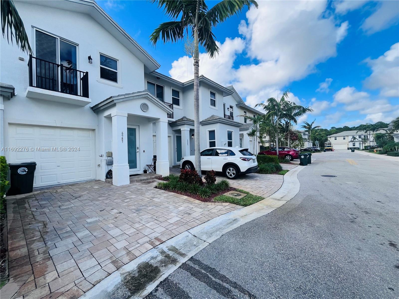 6987 Pines Cir, Coconut Creek, Florida image 1