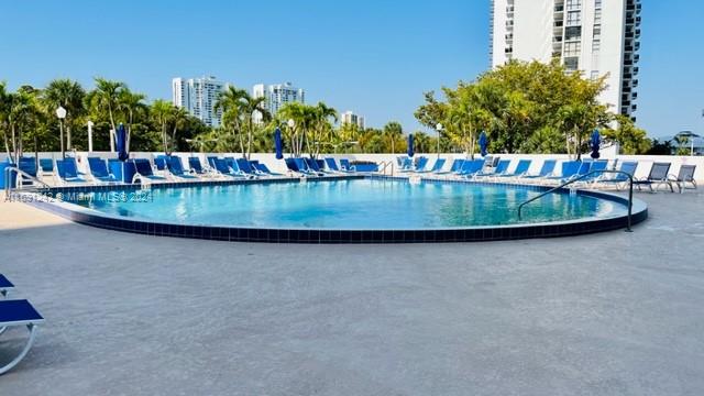 3731 N Country Club Dr #1121, Aventura, Florida image 8