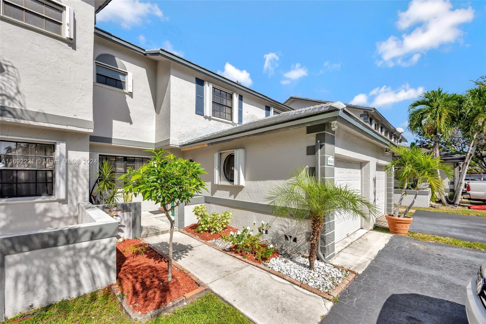 15443 SW 111th Ln, Miami, Florida image 3