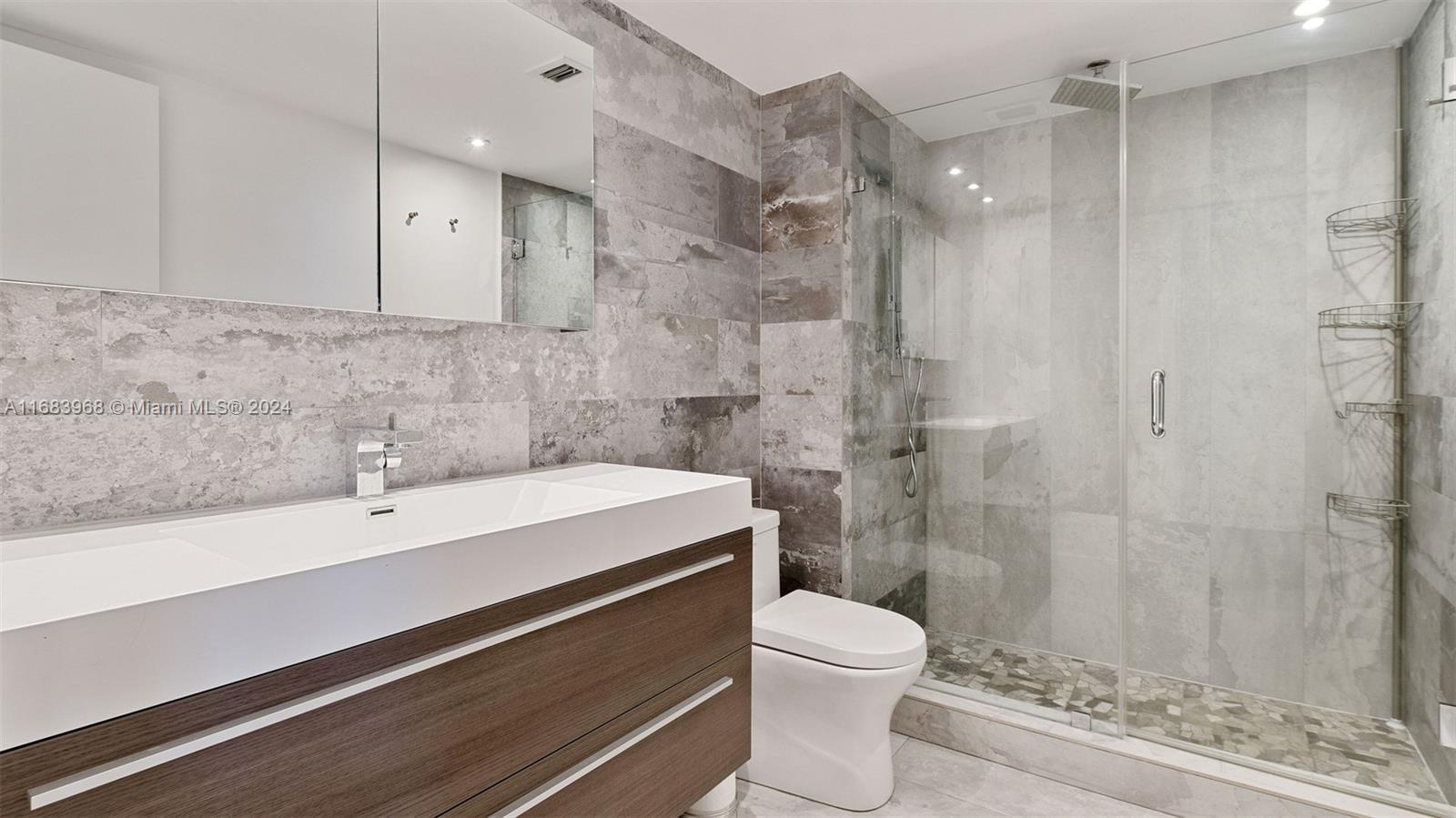 881 Ocean Dr #8A, Key Biscayne FL 33149